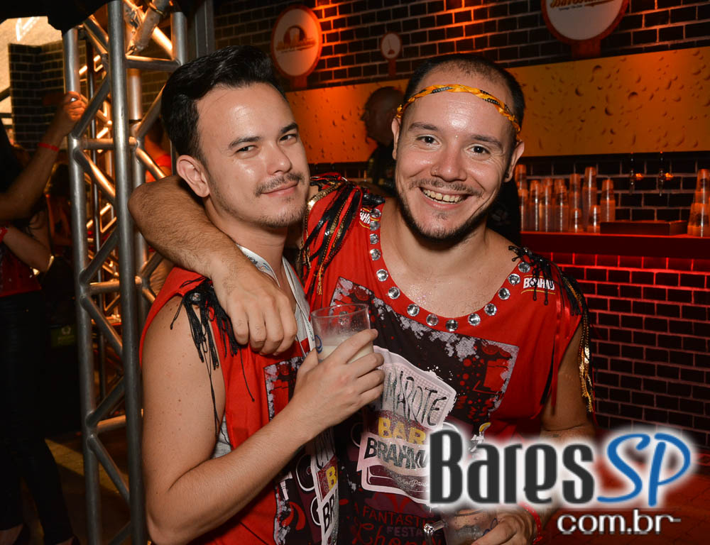 Camarote Bar Brahma promoveu a Fantastica Festa do Chopp com shows de Tiago Abravanel e Mr. Catra Camarote Bar Brahma promoveu a Fantastica Festa do Chopp com shows de Tiago Abravanel e Mr. Catra