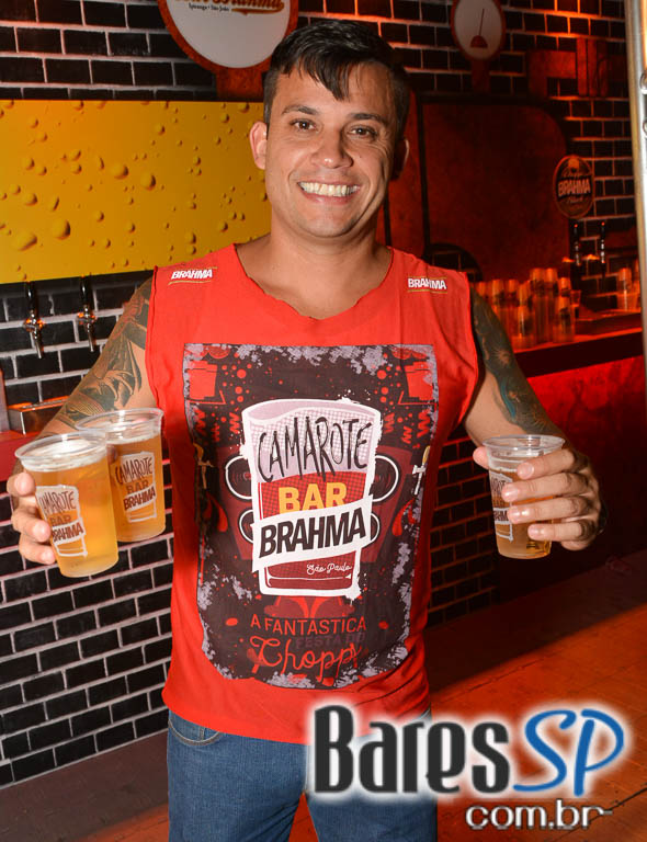 Camarote Bar Brahma promoveu a Fantastica Festa do Chopp com shows de Tiago Abravanel e Mr. Catra Camarote Bar Brahma promoveu a Fantastica Festa do Chopp com shows de Tiago Abravanel e Mr. Catra