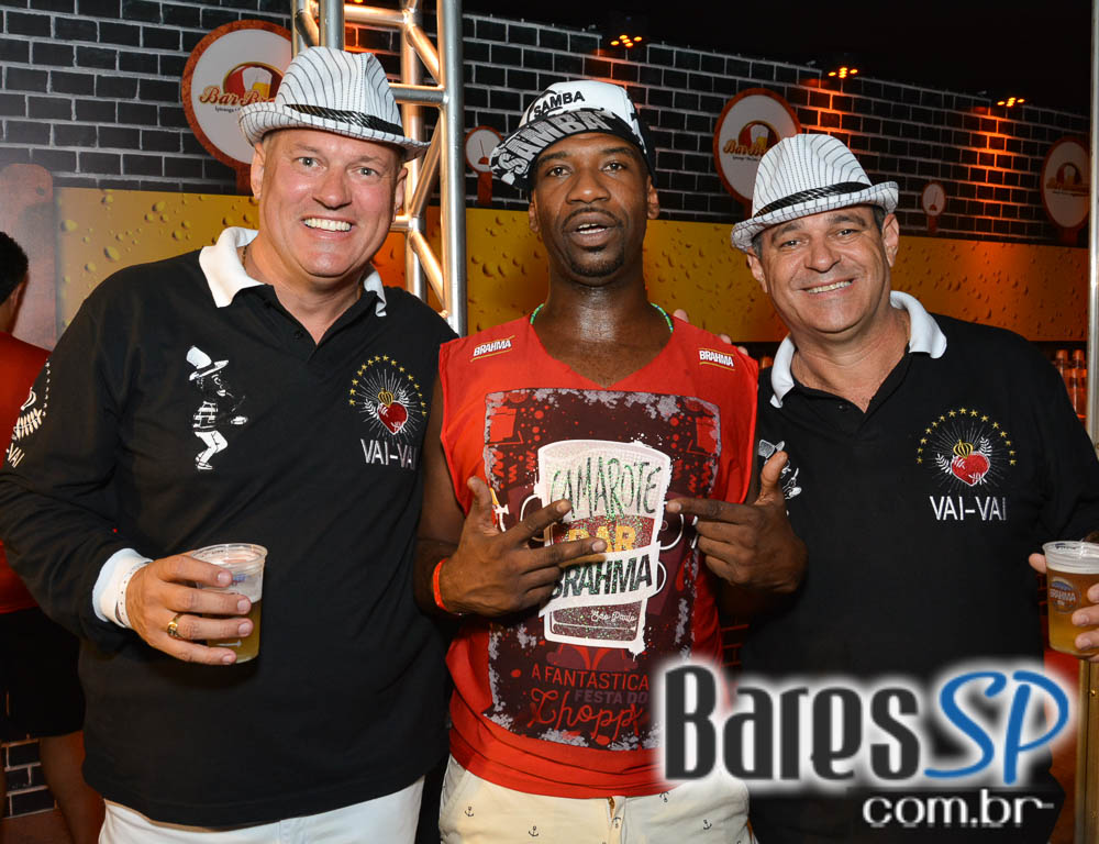 Camarote Bar Brahma promoveu a Fantastica Festa do Chopp com shows de Tiago Abravanel e Mr. Catra Camarote Bar Brahma promoveu a Fantastica Festa do Chopp com shows de Tiago Abravanel e Mr. Catra
