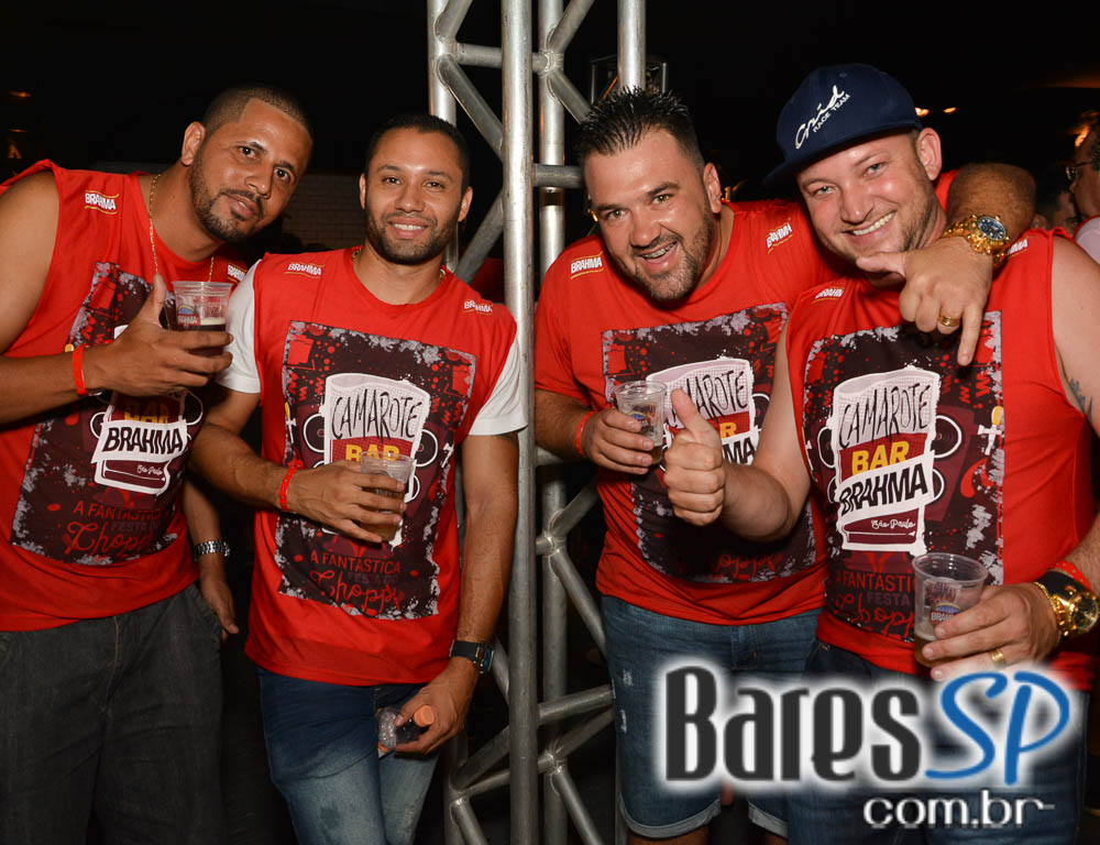Camarote Bar Brahma promoveu a Fantastica Festa do Chopp com shows de Tiago Abravanel e Mr. Catra Camarote Bar Brahma promoveu a Fantastica Festa do Chopp com shows de Tiago Abravanel e Mr. Catra