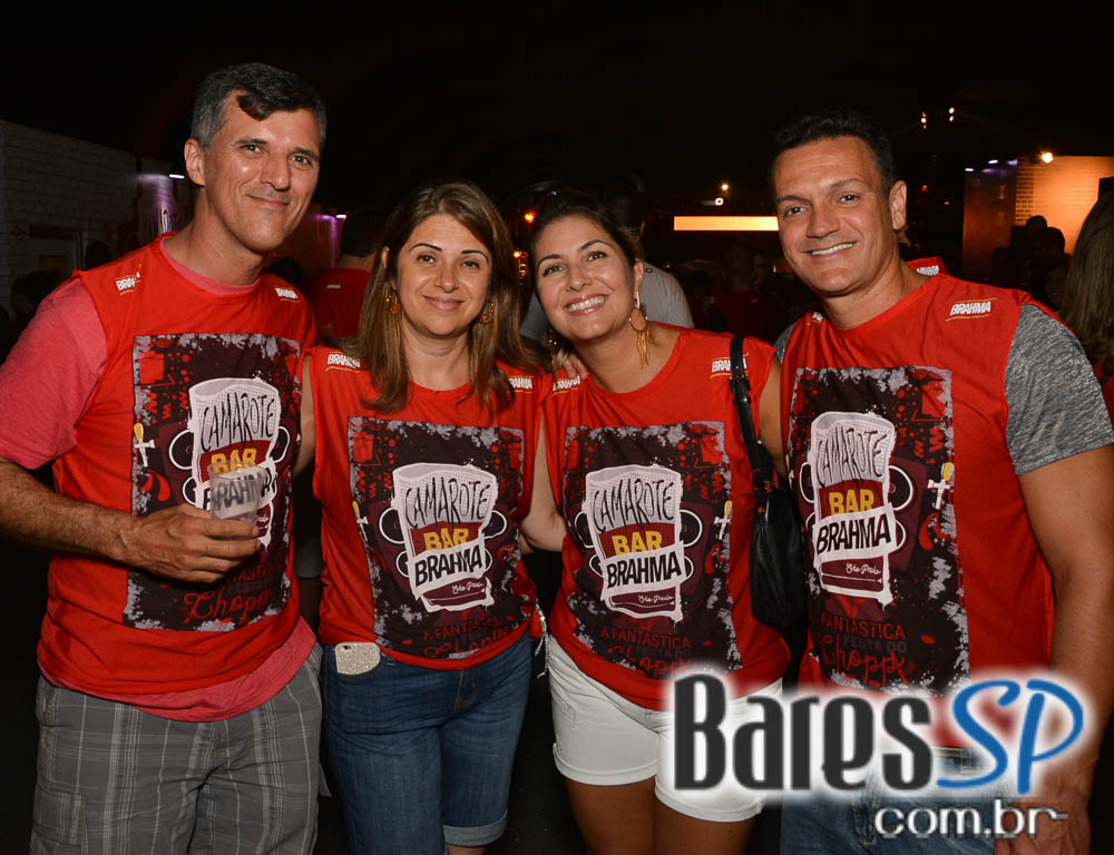 Desfile das Campeãs com show de Zeca Pagodinho do Camarote Bar Brahma Desfile das Campeãs com show de Zeca Pagodinho do Camarote Bar Brahma