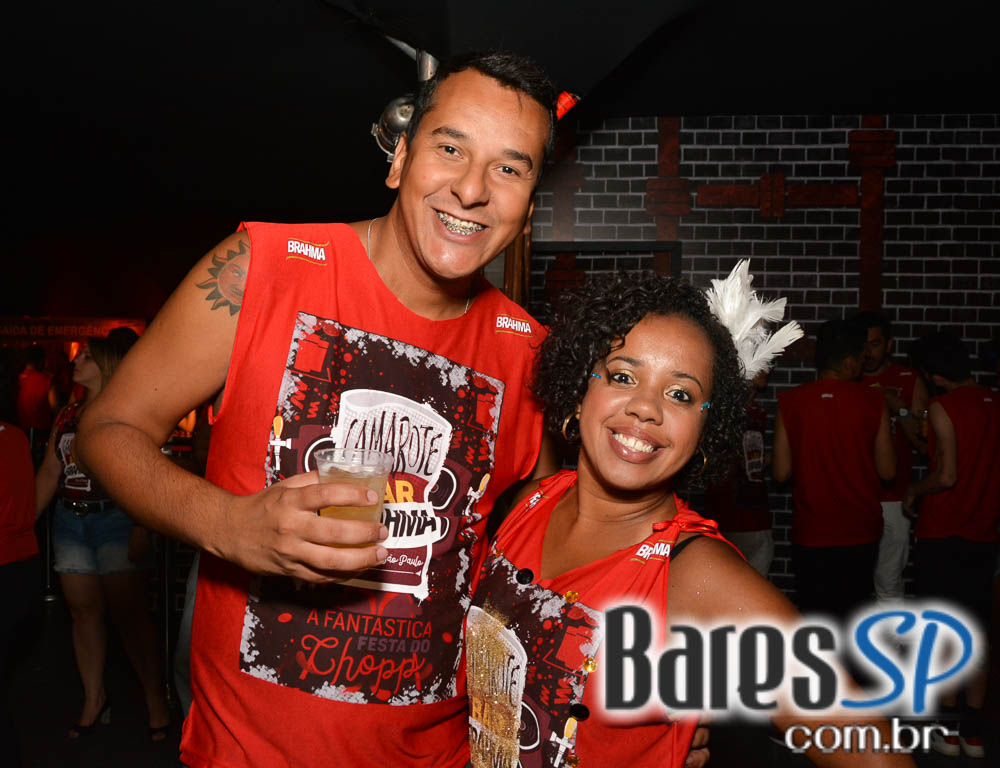 Desfile das Campeãs com show de Zeca Pagodinho do Camarote Bar Brahma Desfile das Campeãs com show de Zeca Pagodinho do Camarote Bar Brahma