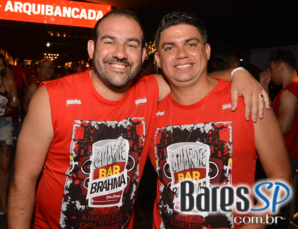 Desfile das Campeãs com show de Zeca Pagodinho do Camarote Bar Brahma Desfile das Campeãs com show de Zeca Pagodinho do Camarote Bar Brahma