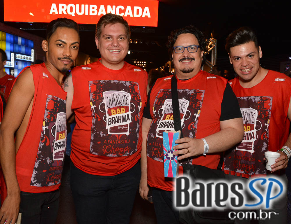 Desfile das Campeãs com show de Zeca Pagodinho do Camarote Bar Brahma Desfile das Campeãs com show de Zeca Pagodinho do Camarote Bar Brahma