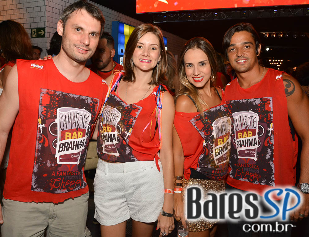 Desfile das Campeãs com show de Zeca Pagodinho do Camarote Bar Brahma Desfile das Campeãs com show de Zeca Pagodinho do Camarote Bar Brahma