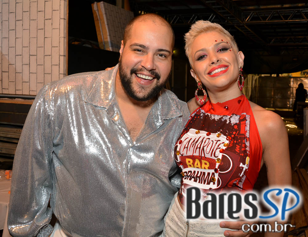 Desfile das Campeãs com show de Zeca Pagodinho do Camarote Bar Brahma Desfile das Campeãs com show de Zeca Pagodinho do Camarote Bar Brahma