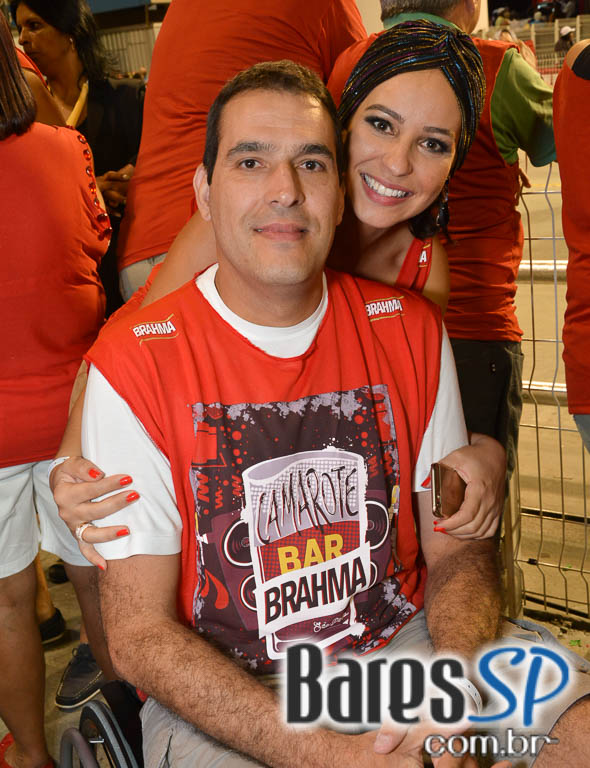 Desfile das Campeãs com show de Zeca Pagodinho do Camarote Bar Brahma Desfile das Campeãs com show de Zeca Pagodinho do Camarote Bar Brahma