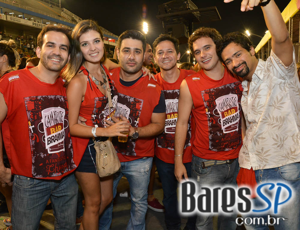 Desfile das Campeãs com show de Zeca Pagodinho do Camarote Bar Brahma Desfile das Campeãs com show de Zeca Pagodinho do Camarote Bar Brahma