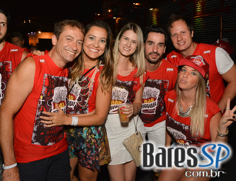Desfile das Campeãs com show de Zeca Pagodinho do Camarote Bar Brahma Desfile das Campeãs com show de Zeca Pagodinho do Camarote Bar Brahma