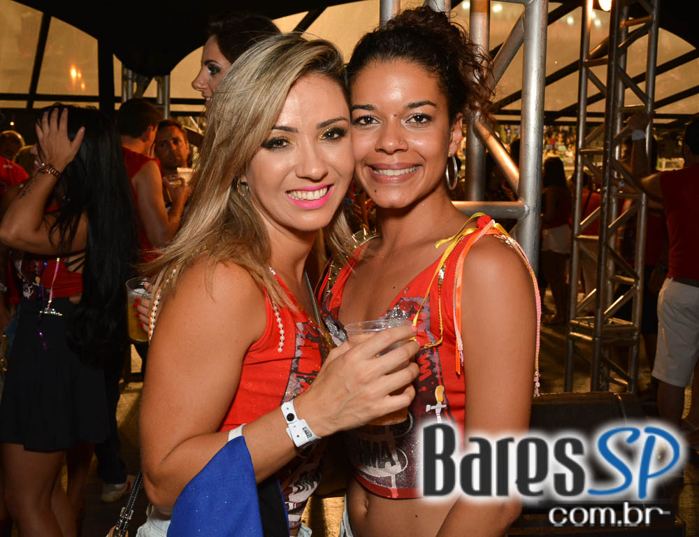 Desfile das Campeãs com show de Zeca Pagodinho do Camarote Bar Brahma Desfile das Campeãs com show de Zeca Pagodinho do Camarote Bar Brahma
