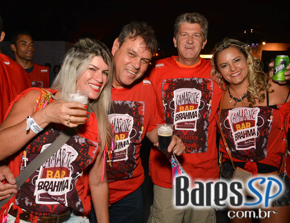 Desfile das Campeãs com show de Zeca Pagodinho do Camarote Bar Brahma Desfile das Campeãs com show de Zeca Pagodinho do Camarote Bar Brahma