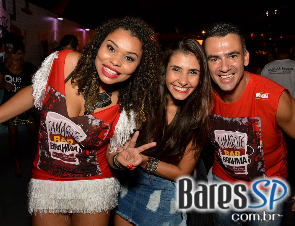Desfile das Campeãs com show de Zeca Pagodinho do Camarote Bar Brahma Desfile das Campeãs com show de Zeca Pagodinho do Camarote Bar Brahma