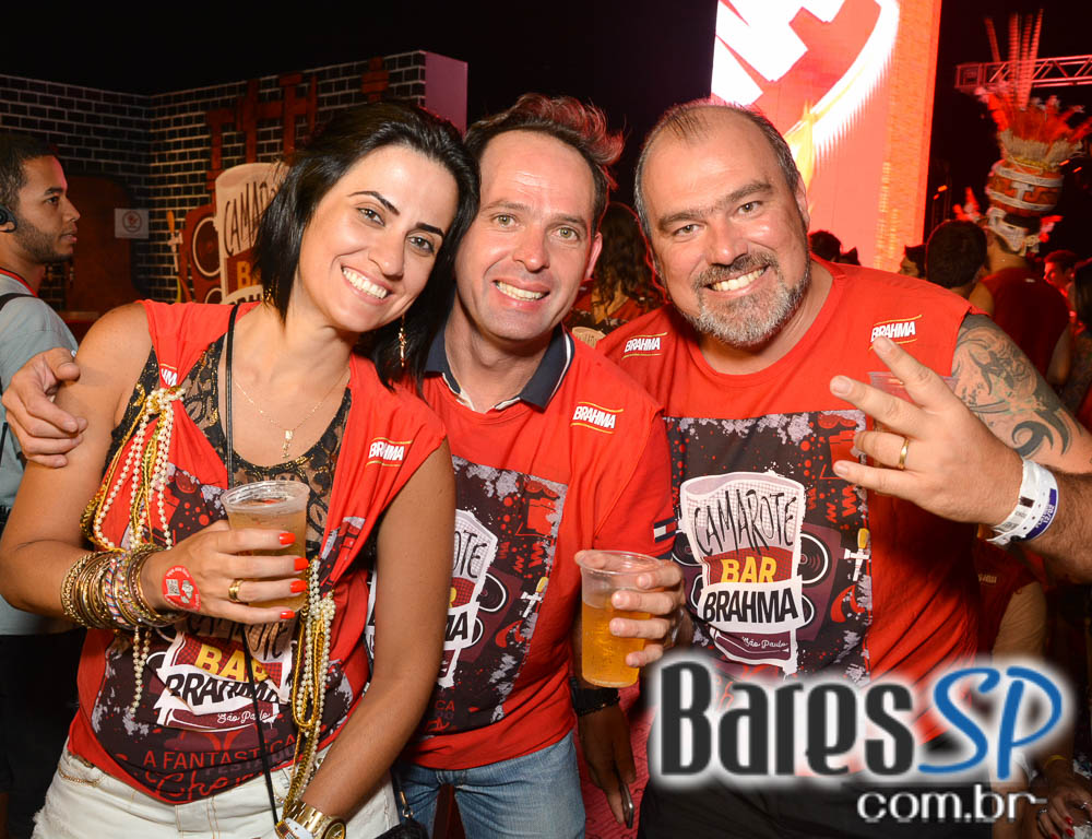 Desfile das Campeãs com show de Zeca Pagodinho do Camarote Bar Brahma Desfile das Campeãs com show de Zeca Pagodinho do Camarote Bar Brahma