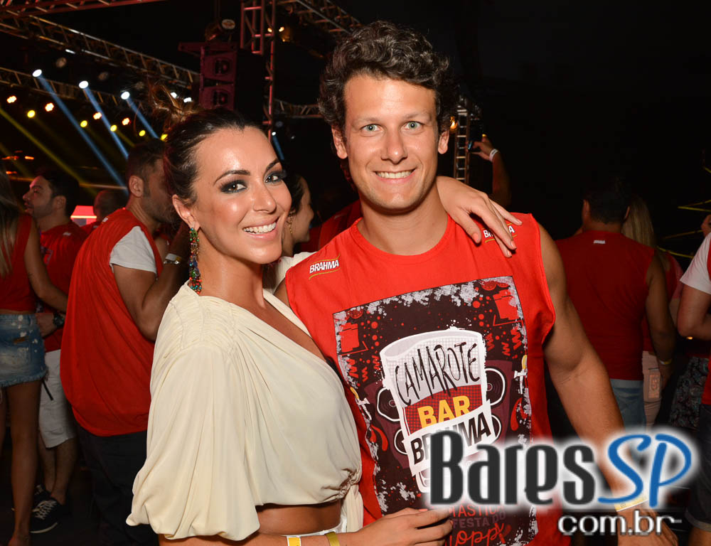 Desfile das Campeãs com show de Zeca Pagodinho do Camarote Bar Brahma Desfile das Campeãs com show de Zeca Pagodinho do Camarote Bar Brahma