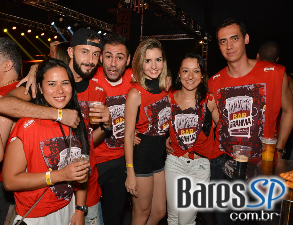 Desfile das Campeãs com show de Zeca Pagodinho do Camarote Bar Brahma Desfile das Campeãs com show de Zeca Pagodinho do Camarote Bar Brahma