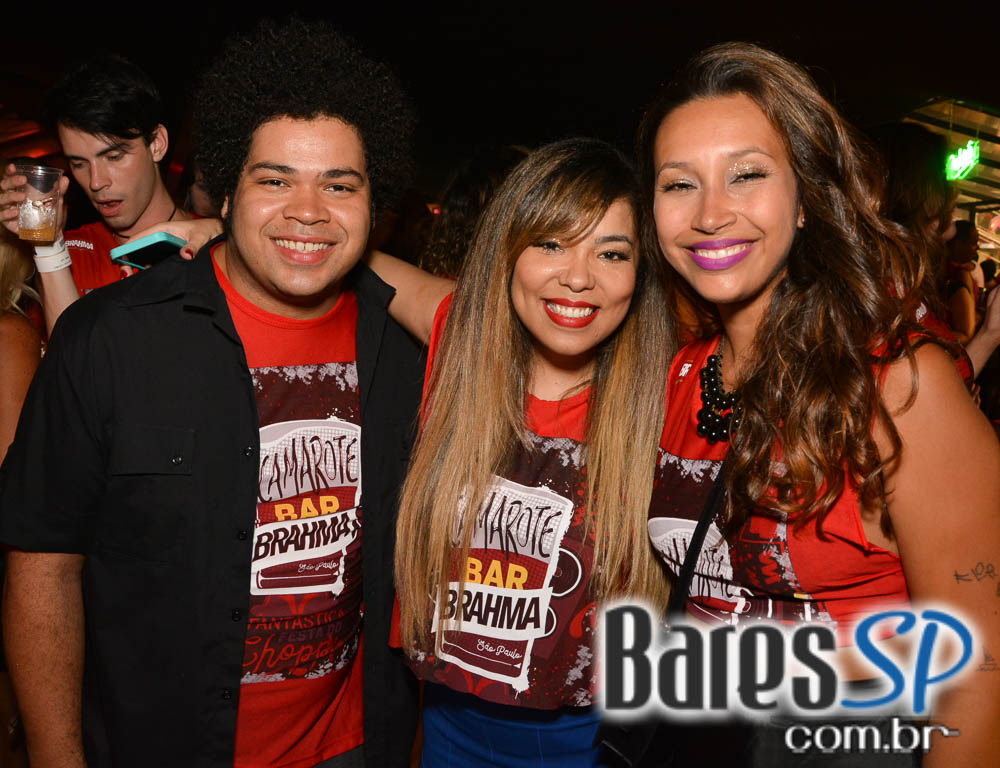 Desfile das Campeãs com show de Zeca Pagodinho do Camarote Bar Brahma Desfile das Campeãs com show de Zeca Pagodinho do Camarote Bar Brahma