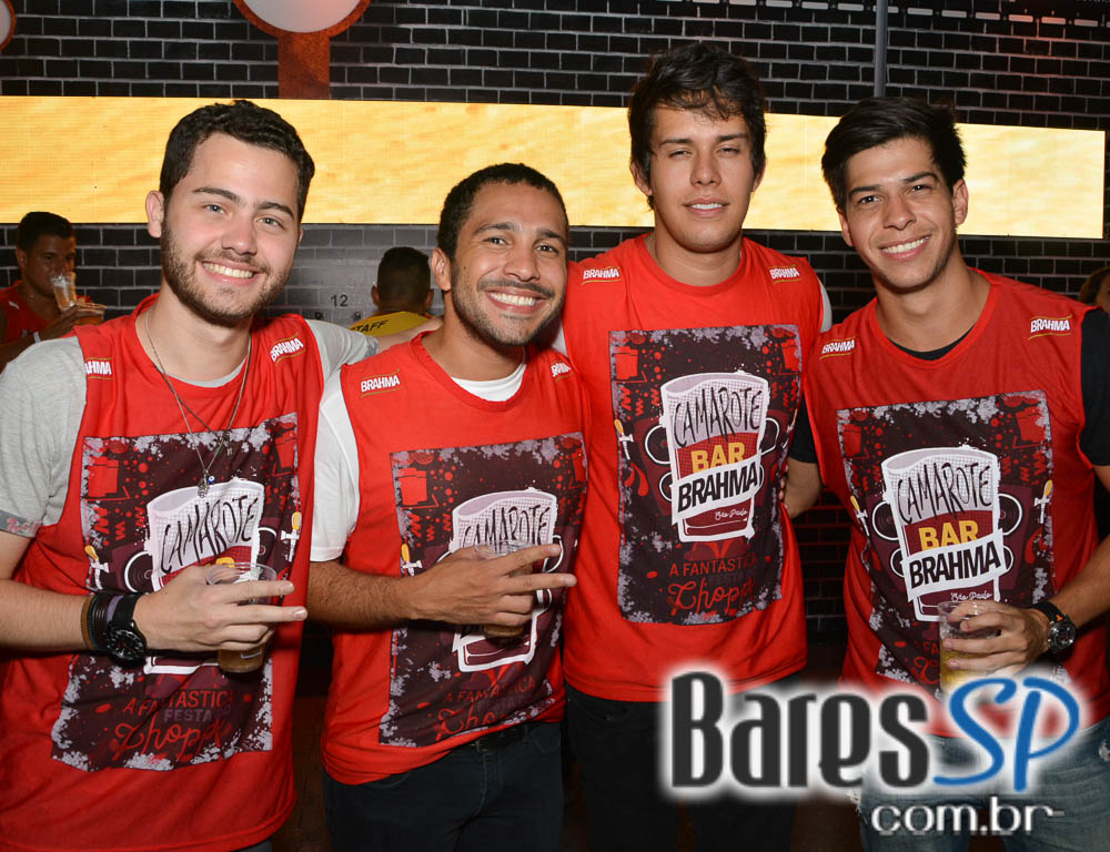 Desfile das Campeãs com show de Zeca Pagodinho do Camarote Bar Brahma Desfile das Campeãs com show de Zeca Pagodinho do Camarote Bar Brahma