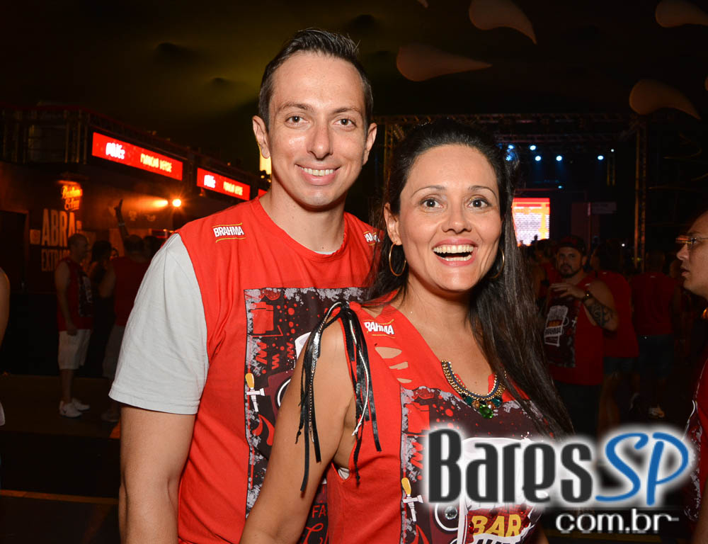 Desfile das Campeãs com show de Zeca Pagodinho do Camarote Bar Brahma Desfile das Campeãs com show de Zeca Pagodinho do Camarote Bar Brahma