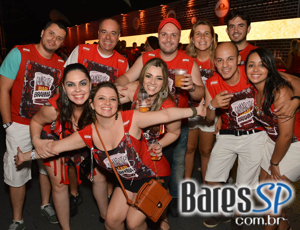 Desfile das Campeãs com show de Zeca Pagodinho do Camarote Bar Brahma Desfile das Campeãs com show de Zeca Pagodinho do Camarote Bar Brahma