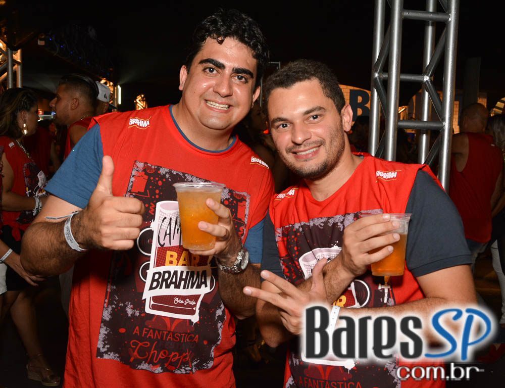 Desfile das Campeãs com show de Zeca Pagodinho do Camarote Bar Brahma Desfile das Campeãs com show de Zeca Pagodinho do Camarote Bar Brahma
