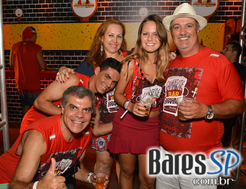 Desfile das Campeãs com show de Zeca Pagodinho do Camarote Bar Brahma Desfile das Campeãs com show de Zeca Pagodinho do Camarote Bar Brahma
