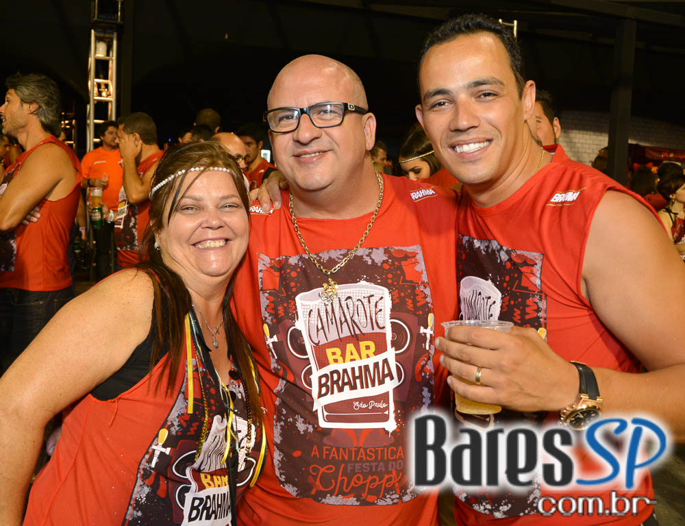 Desfile das Campeãs com show de Zeca Pagodinho do Camarote Bar Brahma Desfile das Campeãs com show de Zeca Pagodinho do Camarote Bar Brahma