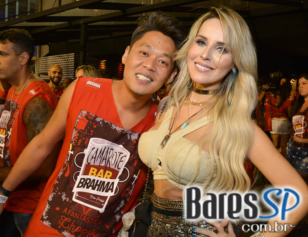 Desfile das Campeãs com show de Zeca Pagodinho do Camarote Bar Brahma Desfile das Campeãs com show de Zeca Pagodinho do Camarote Bar Brahma