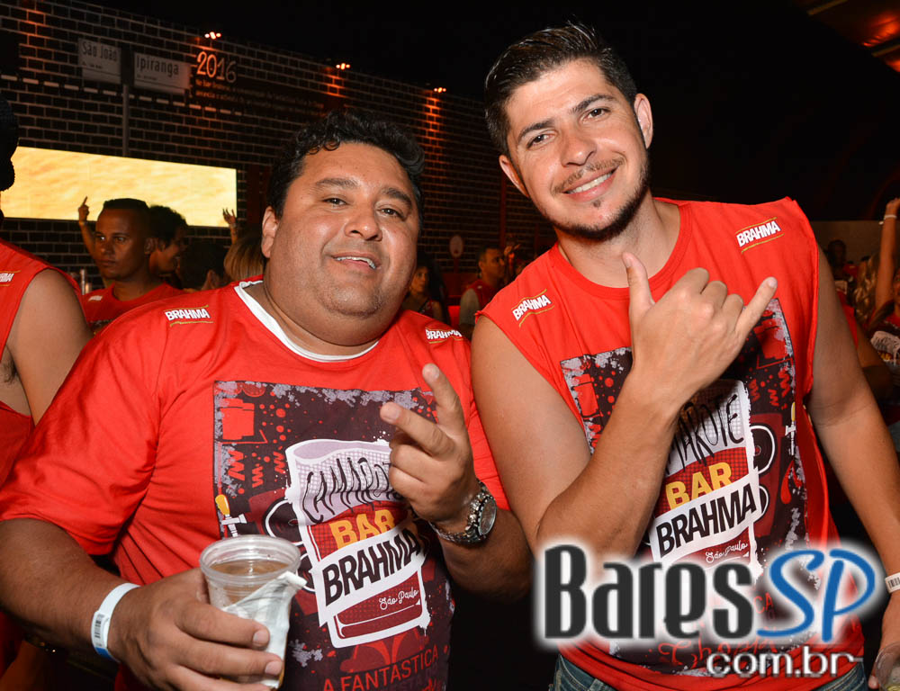 Desfile das Campeãs com show de Zeca Pagodinho do Camarote Bar Brahma Desfile das Campeãs com show de Zeca Pagodinho do Camarote Bar Brahma