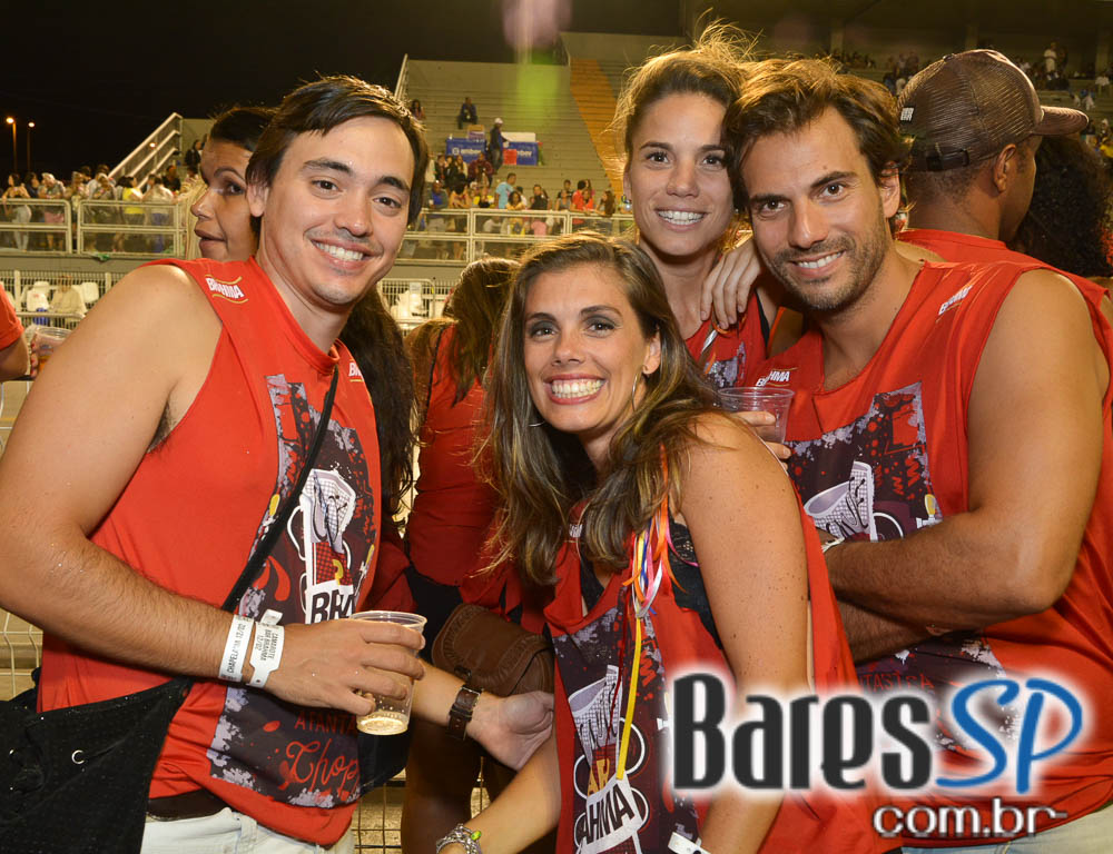 Desfile das Campeãs com show de Zeca Pagodinho do Camarote Bar Brahma Desfile das Campeãs com show de Zeca Pagodinho do Camarote Bar Brahma