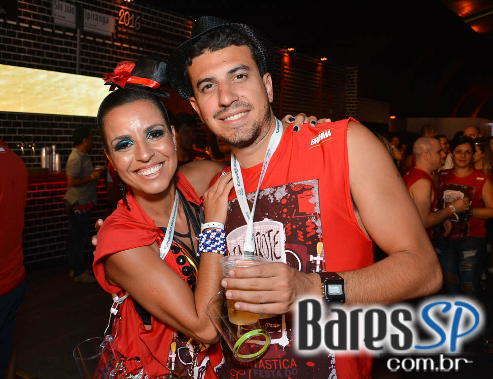 Desfile das Campeãs com show de Zeca Pagodinho do Camarote Bar Brahma Desfile das Campeãs com show de Zeca Pagodinho do Camarote Bar Brahma