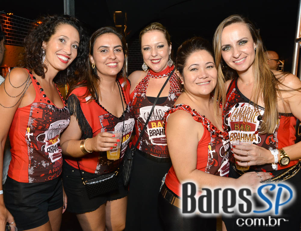Desfile das Campeãs com show de Zeca Pagodinho do Camarote Bar Brahma Desfile das Campeãs com show de Zeca Pagodinho do Camarote Bar Brahma