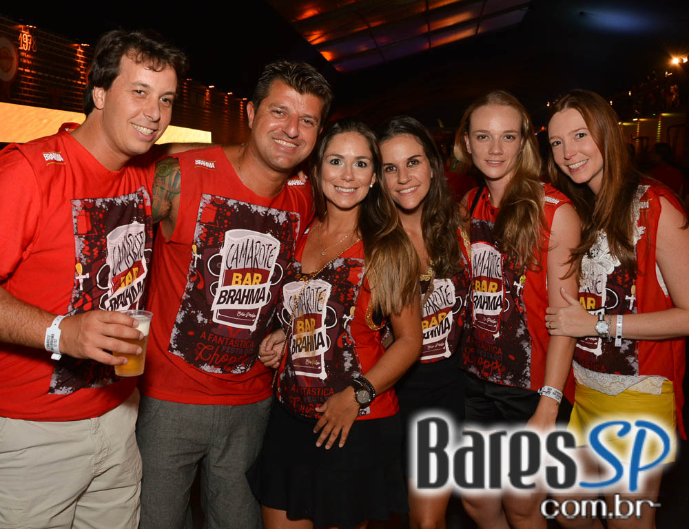 Desfile das Campeãs com show de Zeca Pagodinho do Camarote Bar Brahma Desfile das Campeãs com show de Zeca Pagodinho do Camarote Bar Brahma