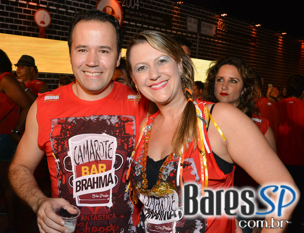Desfile das Campeãs com show de Zeca Pagodinho do Camarote Bar Brahma Desfile das Campeãs com show de Zeca Pagodinho do Camarote Bar Brahma