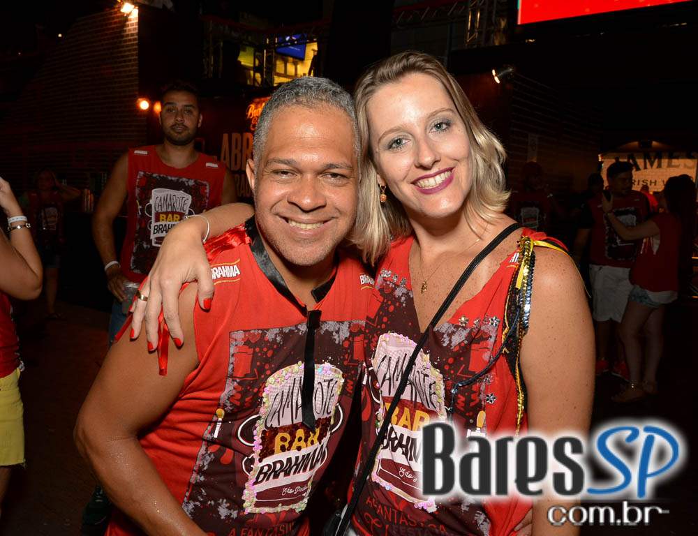 Desfile das Campeãs com show de Zeca Pagodinho do Camarote Bar Brahma Desfile das Campeãs com show de Zeca Pagodinho do Camarote Bar Brahma