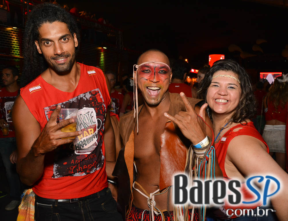 Desfile das Campeãs com show de Zeca Pagodinho do Camarote Bar Brahma Desfile das Campeãs com show de Zeca Pagodinho do Camarote Bar Brahma