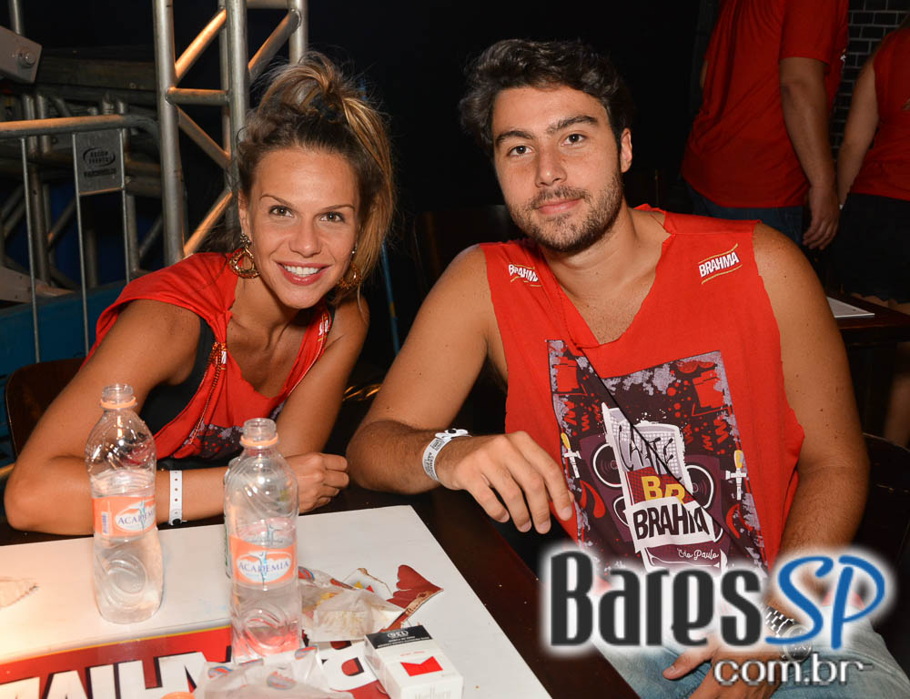 Desfile das Campeãs com show de Zeca Pagodinho do Camarote Bar Brahma Desfile das Campeãs com show de Zeca Pagodinho do Camarote Bar Brahma