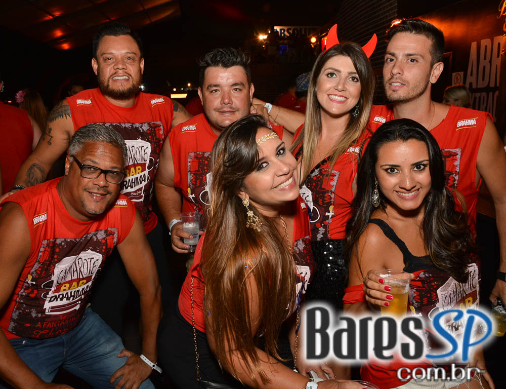 Desfile das Campeãs com show de Zeca Pagodinho do Camarote Bar Brahma Desfile das Campeãs com show de Zeca Pagodinho do Camarote Bar Brahma