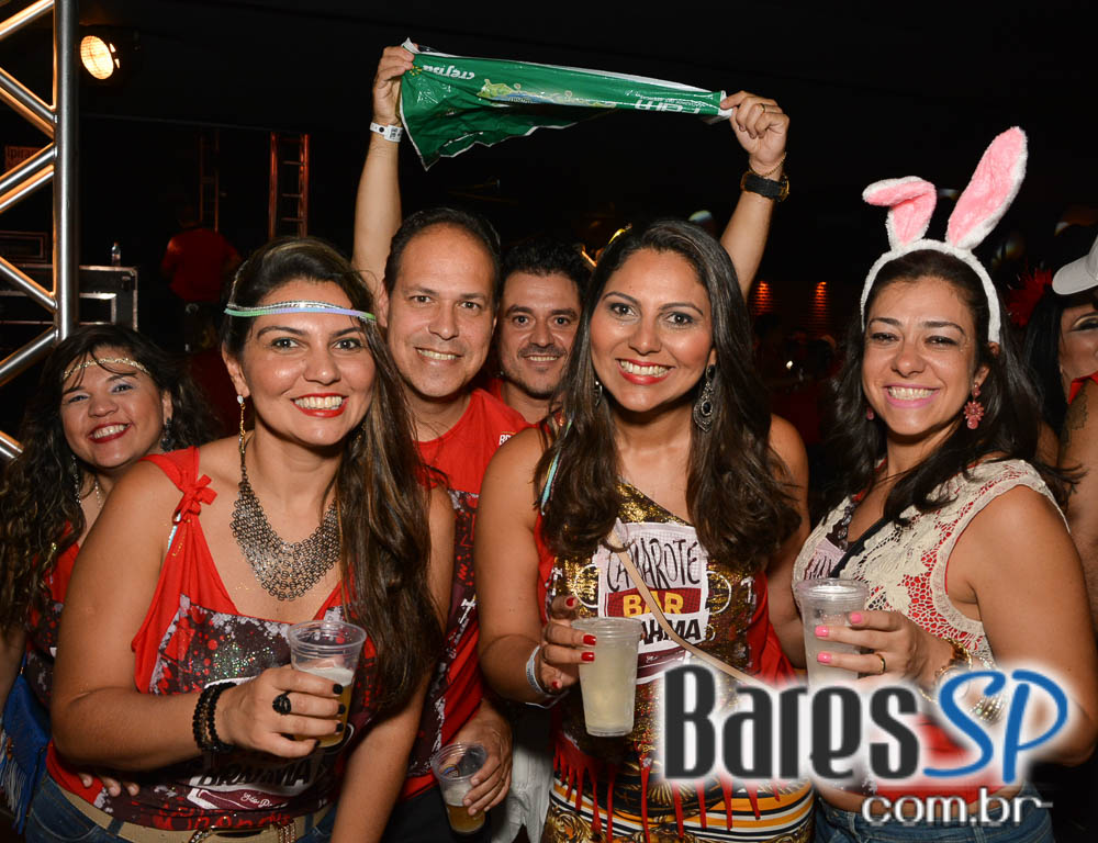 Desfile das Campeãs com show de Zeca Pagodinho do Camarote Bar Brahma Desfile das Campeãs com show de Zeca Pagodinho do Camarote Bar Brahma