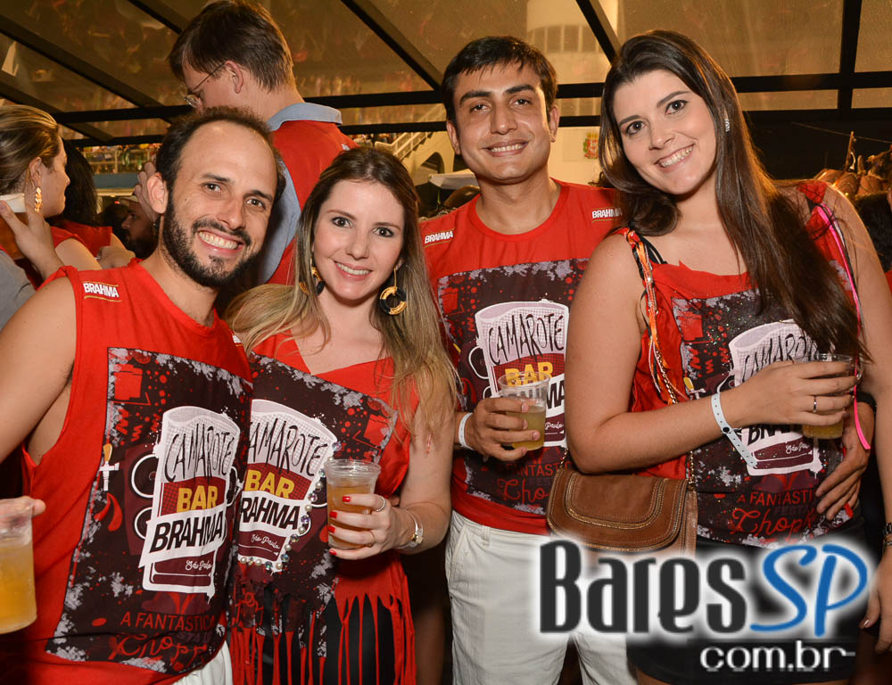 Desfile das Campeãs com show de Zeca Pagodinho do Camarote Bar Brahma Desfile das Campeãs com show de Zeca Pagodinho do Camarote Bar Brahma