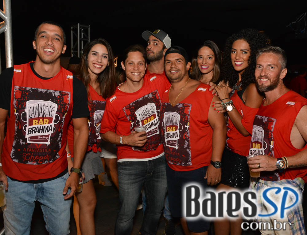 Desfile das Campeãs com show de Zeca Pagodinho do Camarote Bar Brahma Desfile das Campeãs com show de Zeca Pagodinho do Camarote Bar Brahma