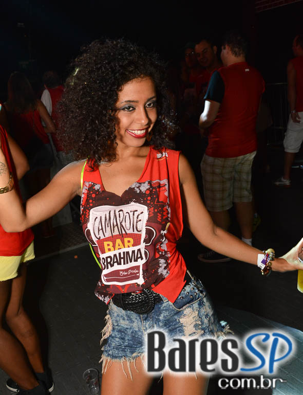 Desfile das Campeãs com show de Zeca Pagodinho do Camarote Bar Brahma Desfile das Campeãs com show de Zeca Pagodinho do Camarote Bar Brahma