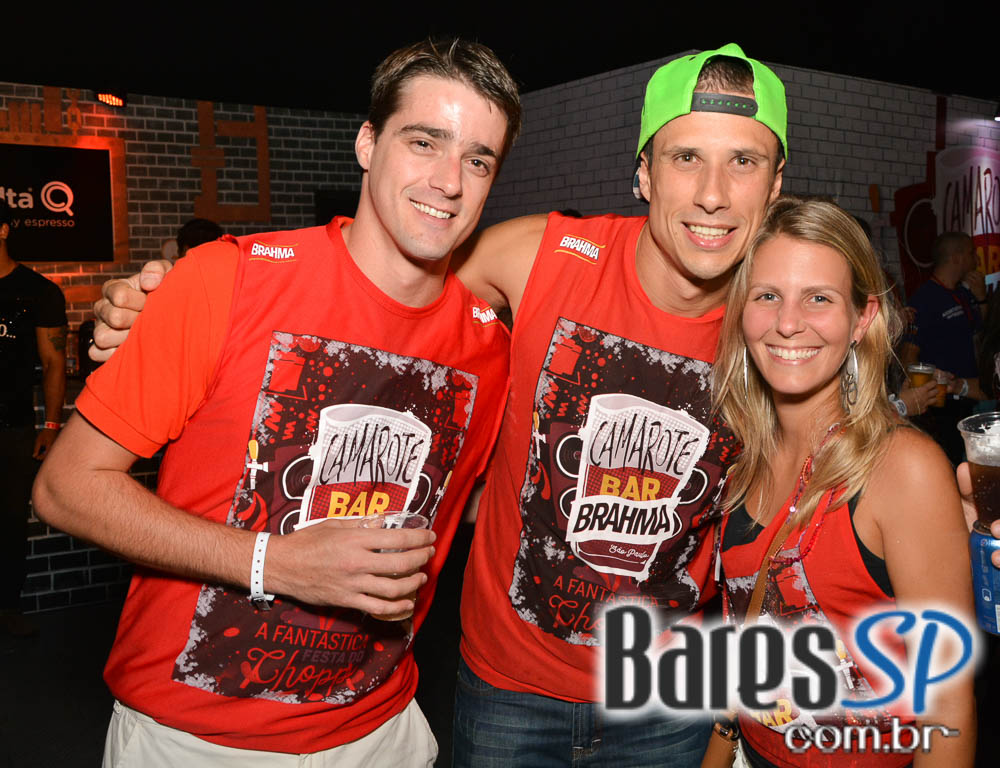 Desfile das Campeãs com show de Zeca Pagodinho do Camarote Bar Brahma Desfile das Campeãs com show de Zeca Pagodinho do Camarote Bar Brahma