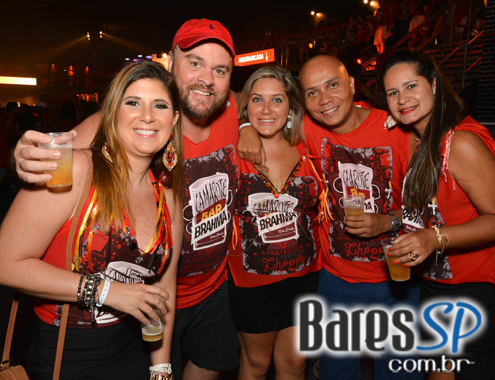 Desfile das Campeãs com show de Zeca Pagodinho do Camarote Bar Brahma Desfile das Campeãs com show de Zeca Pagodinho do Camarote Bar Brahma