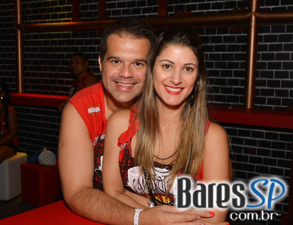Desfile das Campeãs com show de Zeca Pagodinho do Camarote Bar Brahma Desfile das Campeãs com show de Zeca Pagodinho do Camarote Bar Brahma