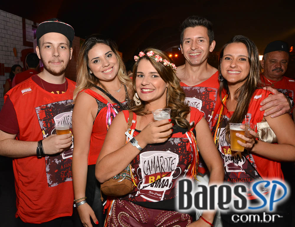 Desfile das Campeãs com show de Zeca Pagodinho do Camarote Bar Brahma Desfile das Campeãs com show de Zeca Pagodinho do Camarote Bar Brahma
