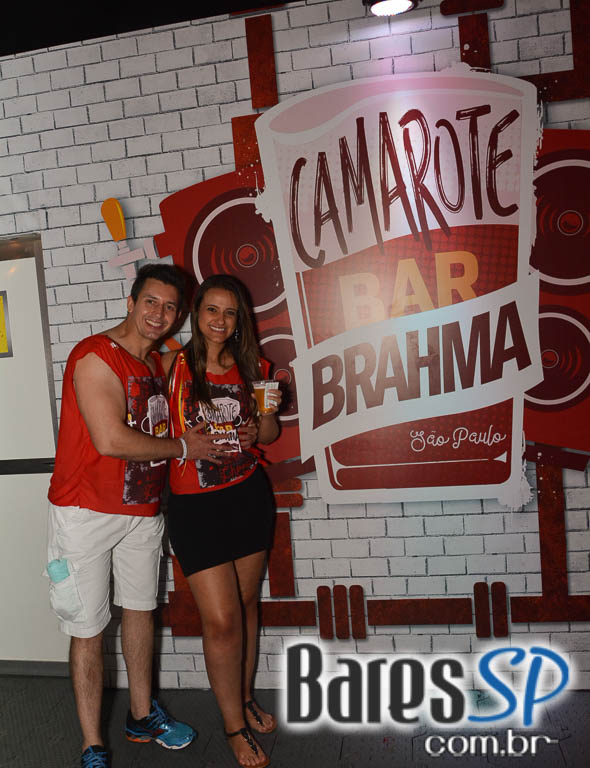 Desfile das Campeãs com show de Zeca Pagodinho do Camarote Bar Brahma Desfile das Campeãs com show de Zeca Pagodinho do Camarote Bar Brahma