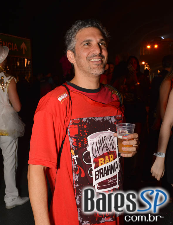 Desfile das Campeãs com show de Zeca Pagodinho do Camarote Bar Brahma Desfile das Campeãs com show de Zeca Pagodinho do Camarote Bar Brahma