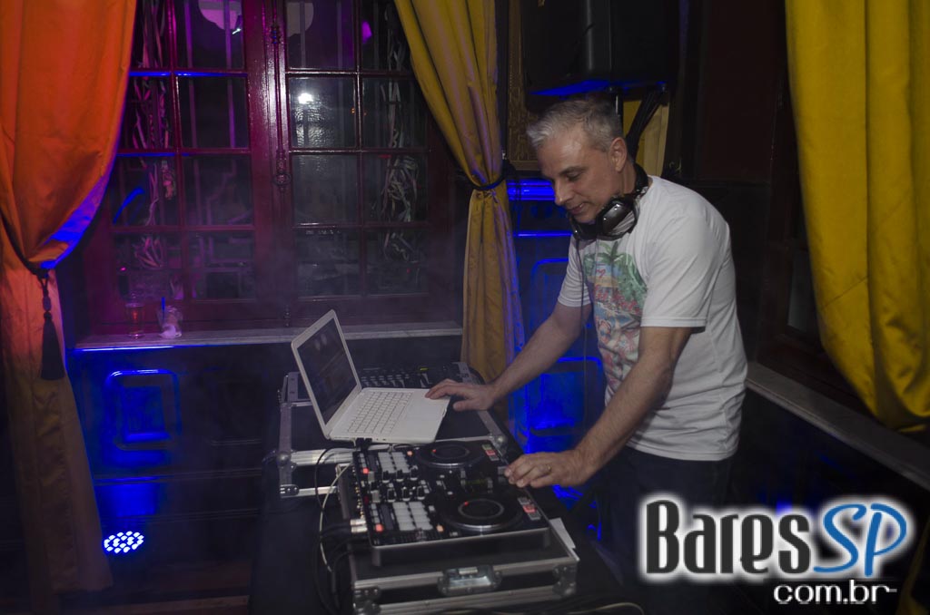 Primeiro Baile de Carnaval do Drosophyla Bar com DJ Rod tocando marchinhas de Carnaval Primeiro Baile de Carnaval do Drosophyla Bar com DJ Rod tocando marchinhas de Carnaval
