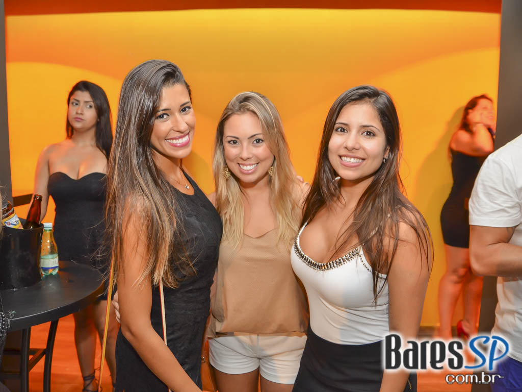 NaMadá Bar inaugurou na Vila Madalena com banda Balanço Mariah e DJ Harlen Barreto nas pick-ups NaMadá Bar inaugurou na Vila Madalena com banda Balanço Mariah e DJ Harlen Barreto nas pick-ups