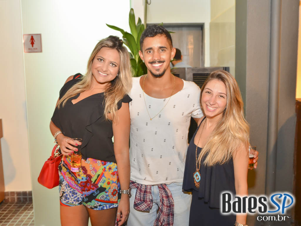 NaMadá Bar inaugurou na Vila Madalena com banda Balanço Mariah e DJ Harlen Barreto nas pick-ups NaMadá Bar inaugurou na Vila Madalena com banda Balanço Mariah e DJ Harlen Barreto nas pick-ups